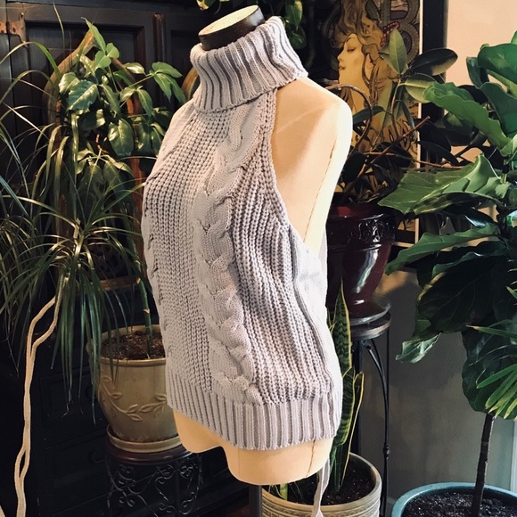 Kayla Turtleneck cable knit sweater halter top - Picture 6 of 8
